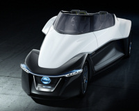 Nissan showt futuristische elektrische sportwagen BladeGlider in Japan (video)