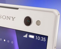 Sony Xperia C3 gericht op het maken van selfies